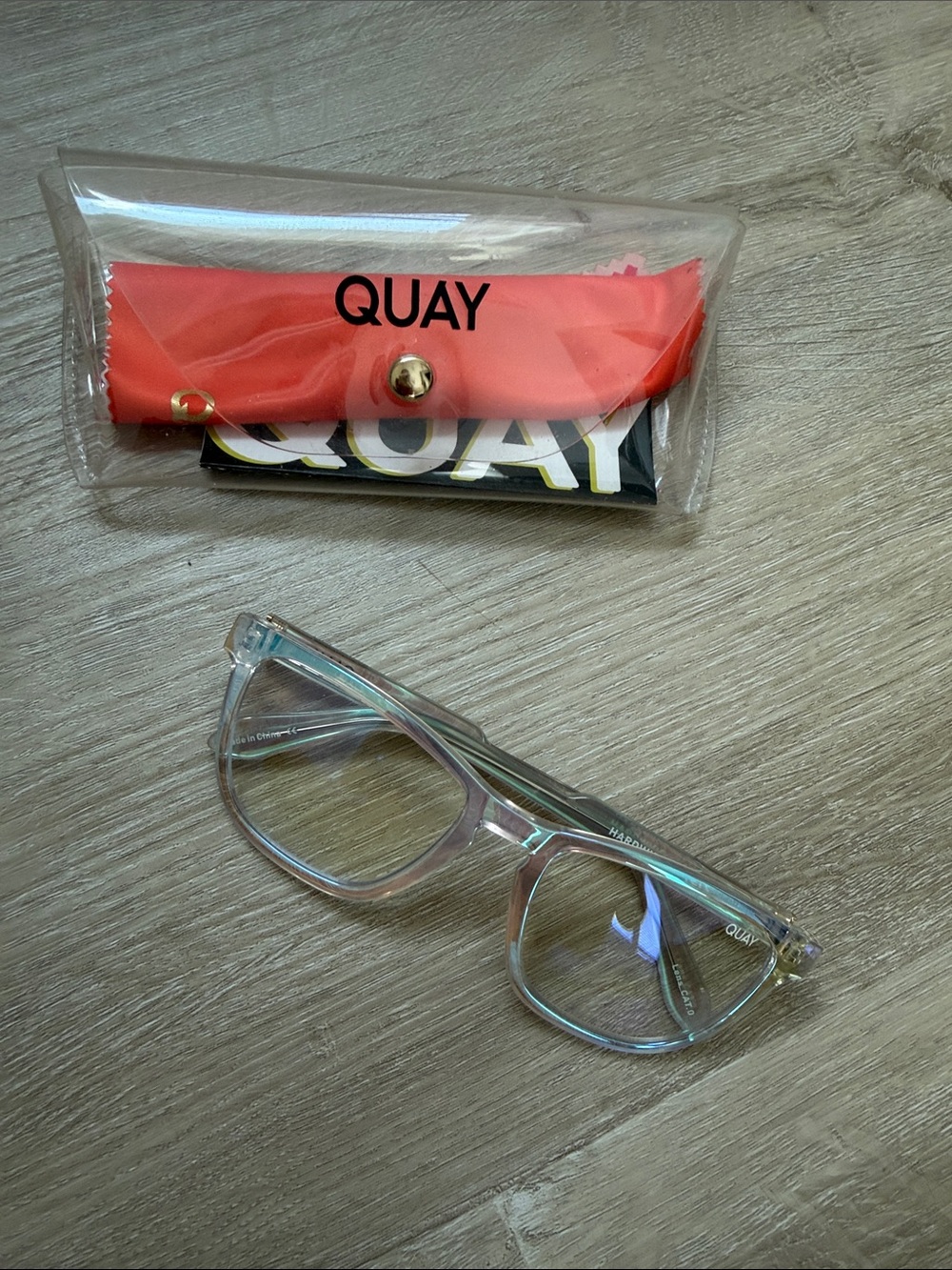 Quay Iridescent Blue Light Reading Glasses